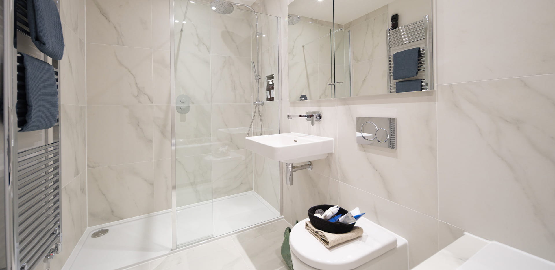 Highwood Village, Interior, Bathroom