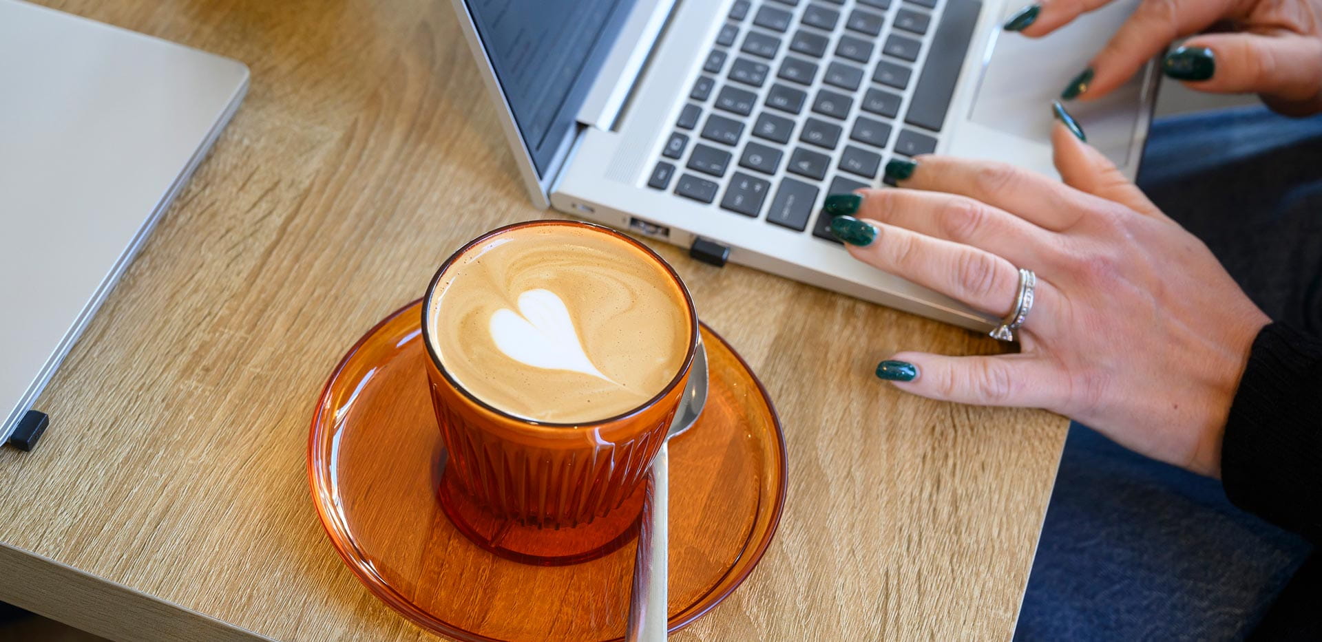 Working whilst enjoying a coffee at Chez Polie