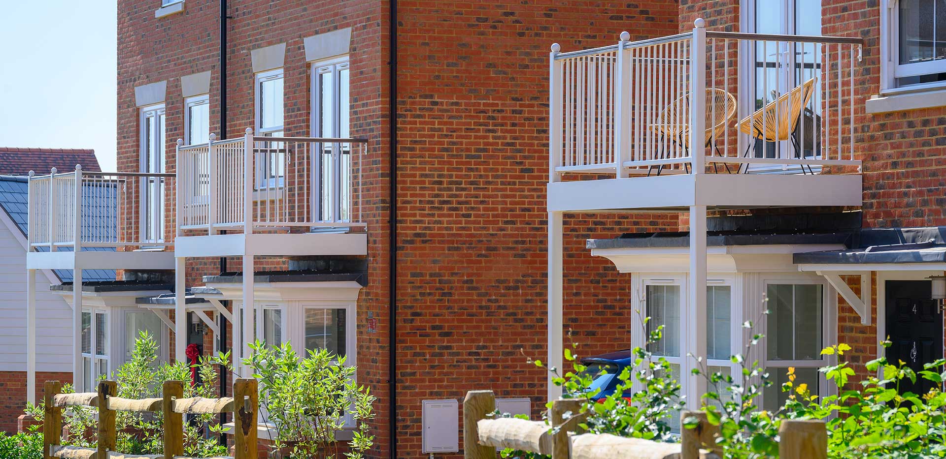 Hollyfields exterior photo of apartments