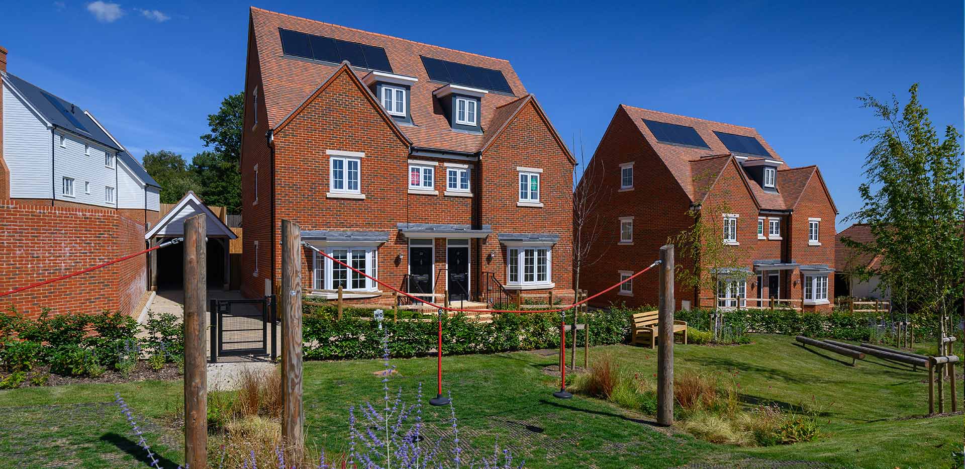 Hollyfields exterior photo of homes