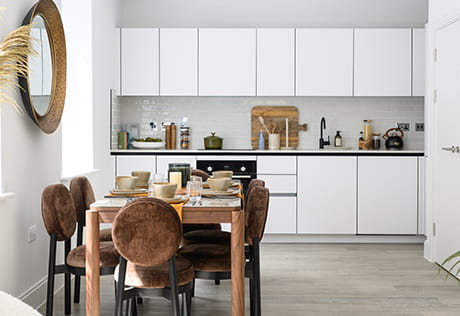 Horlicks Quarter - Light and spacious kitchen and dining