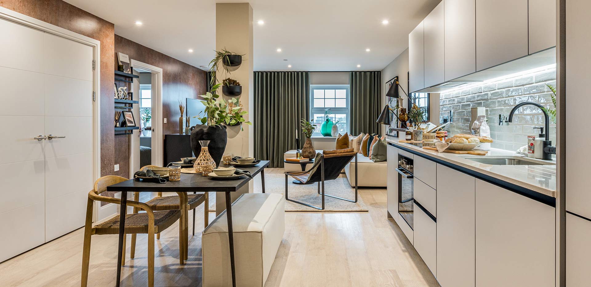 Horlicks Quarter - spacious kitchen and dining