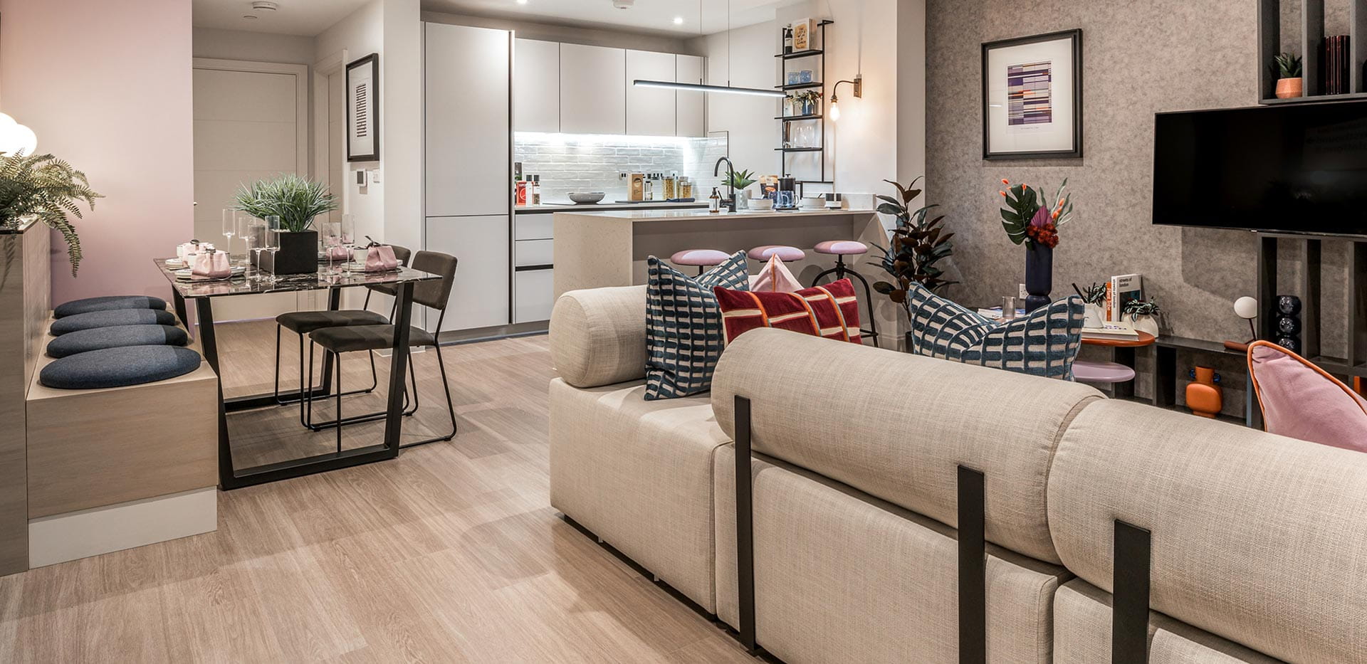 Horlicks Quarter - Light and airy living space