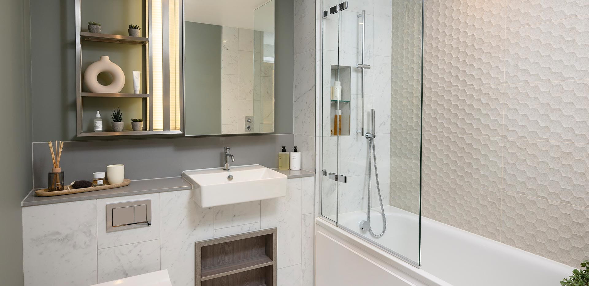 Waterlily Court, Interiors, Bathroom