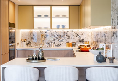 King's Road Park home, spacious kitchen and breakfast bar
