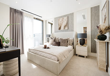 King's Road Park home, light and spacious bedroom