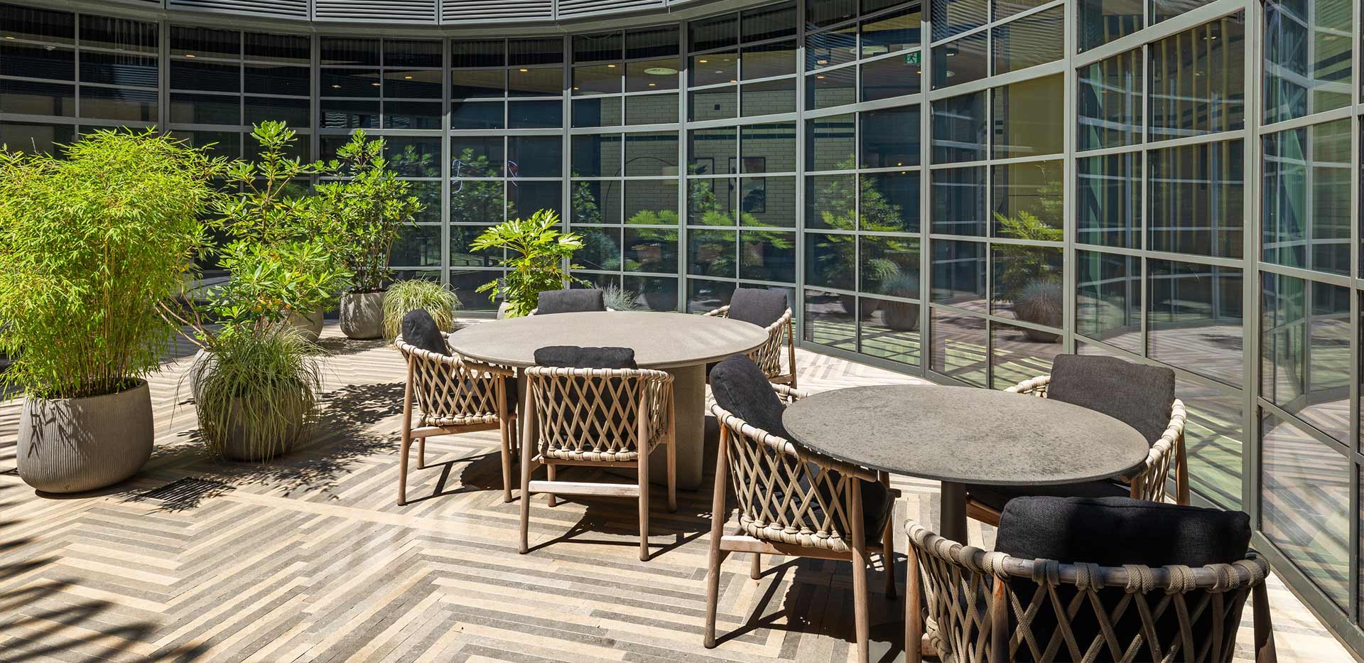 An exterior image of the residents courtyard seating at Kings Road Park