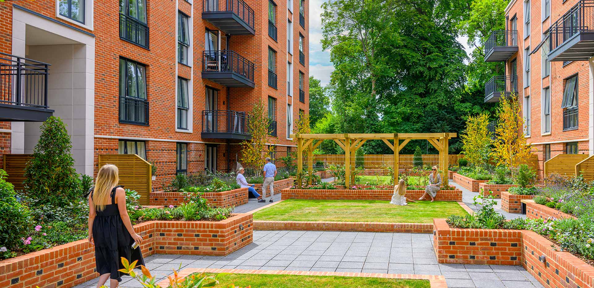 Berkeley, Knights Quarter, Exterior