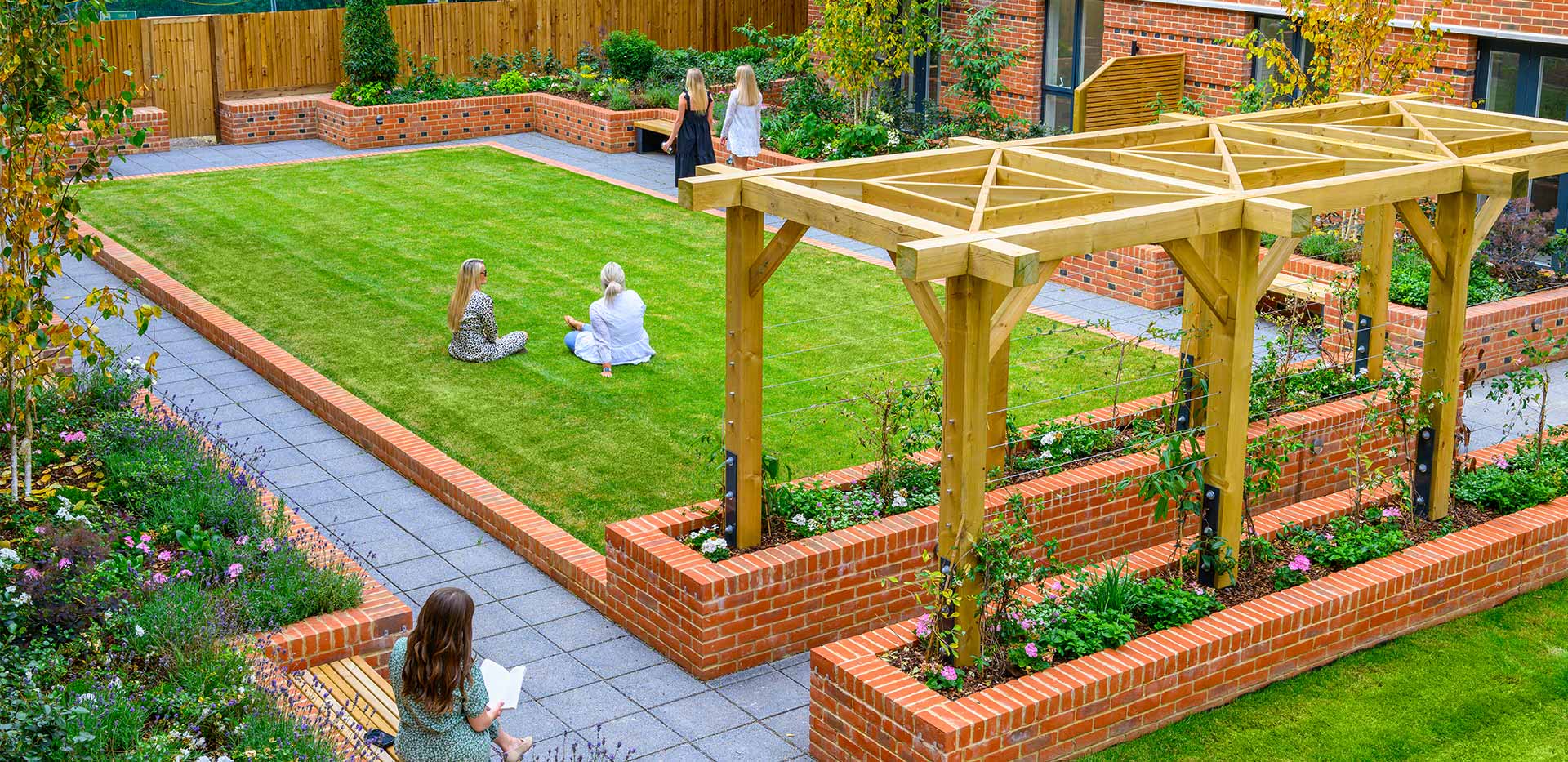 Berkeley, Knights Quarter, Exterior