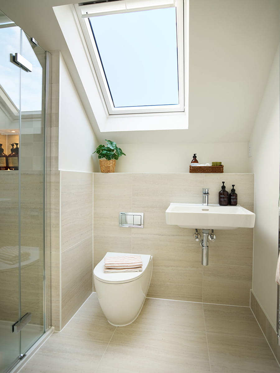 An interior En Suite image at the 4 Bedroom Showhome at Leighwood Fields