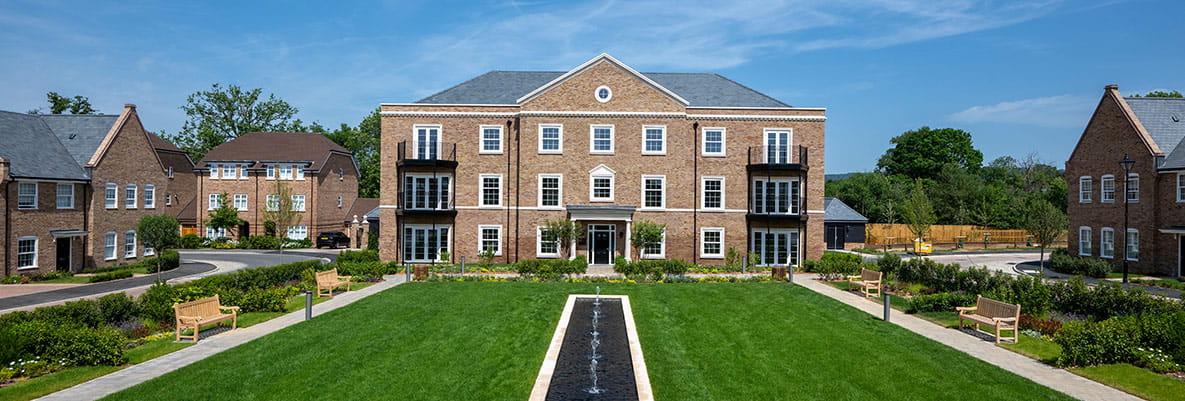 Exterior photo of Leighwood Manor during the summer
