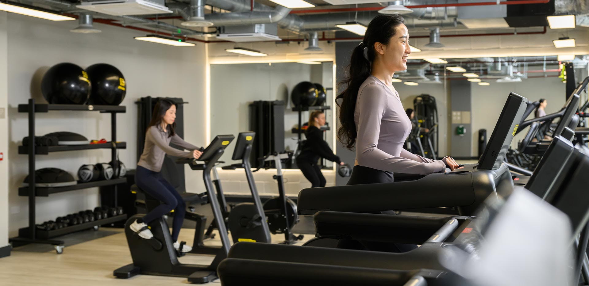 Berkeley, Lombard Square, Local Amenities