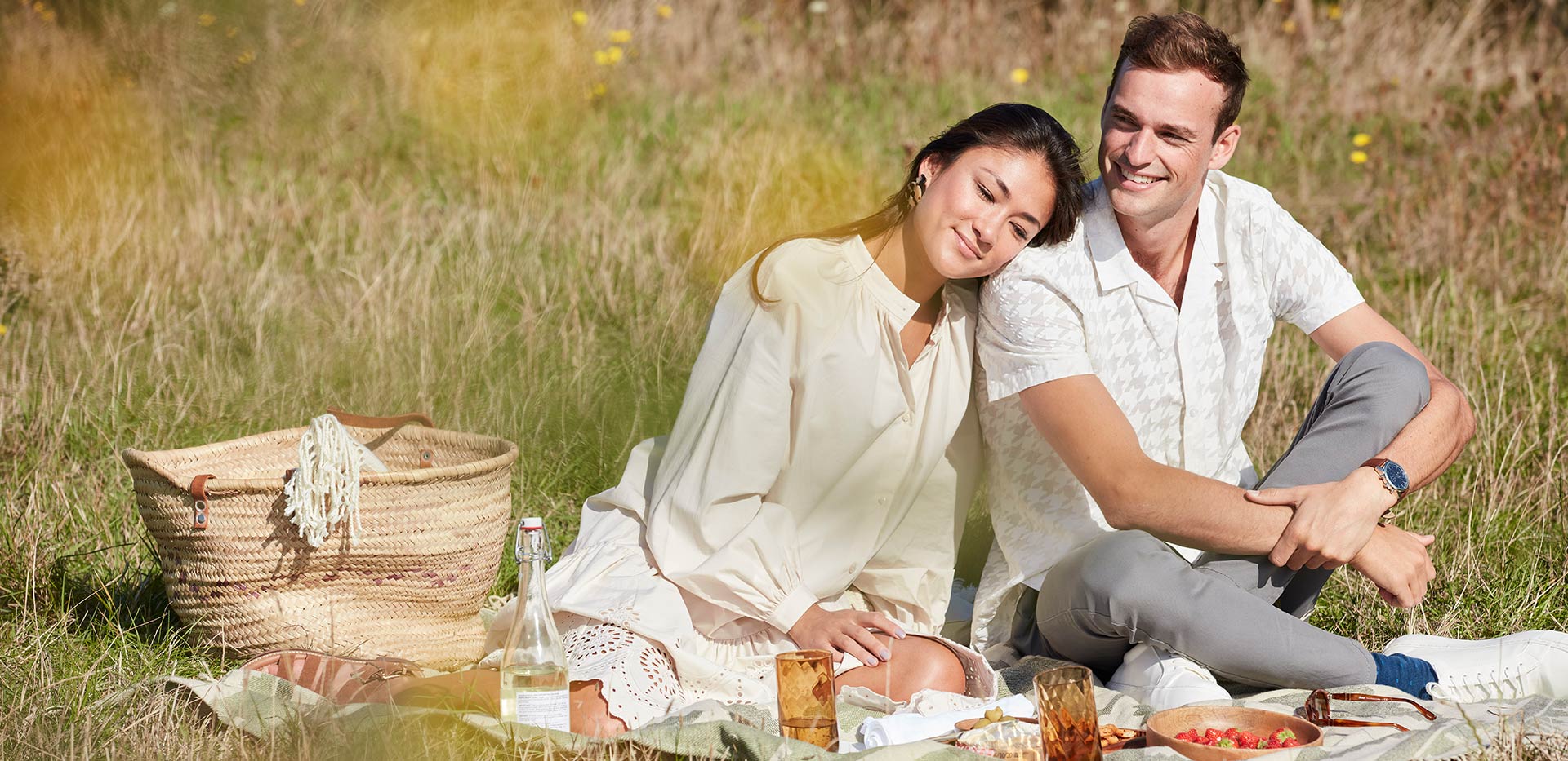 Photography of residents enjoying a picnic