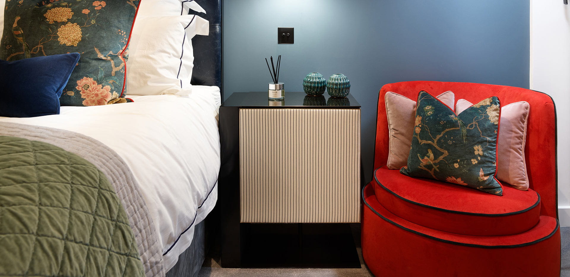 London Dock apartment, bedroom features