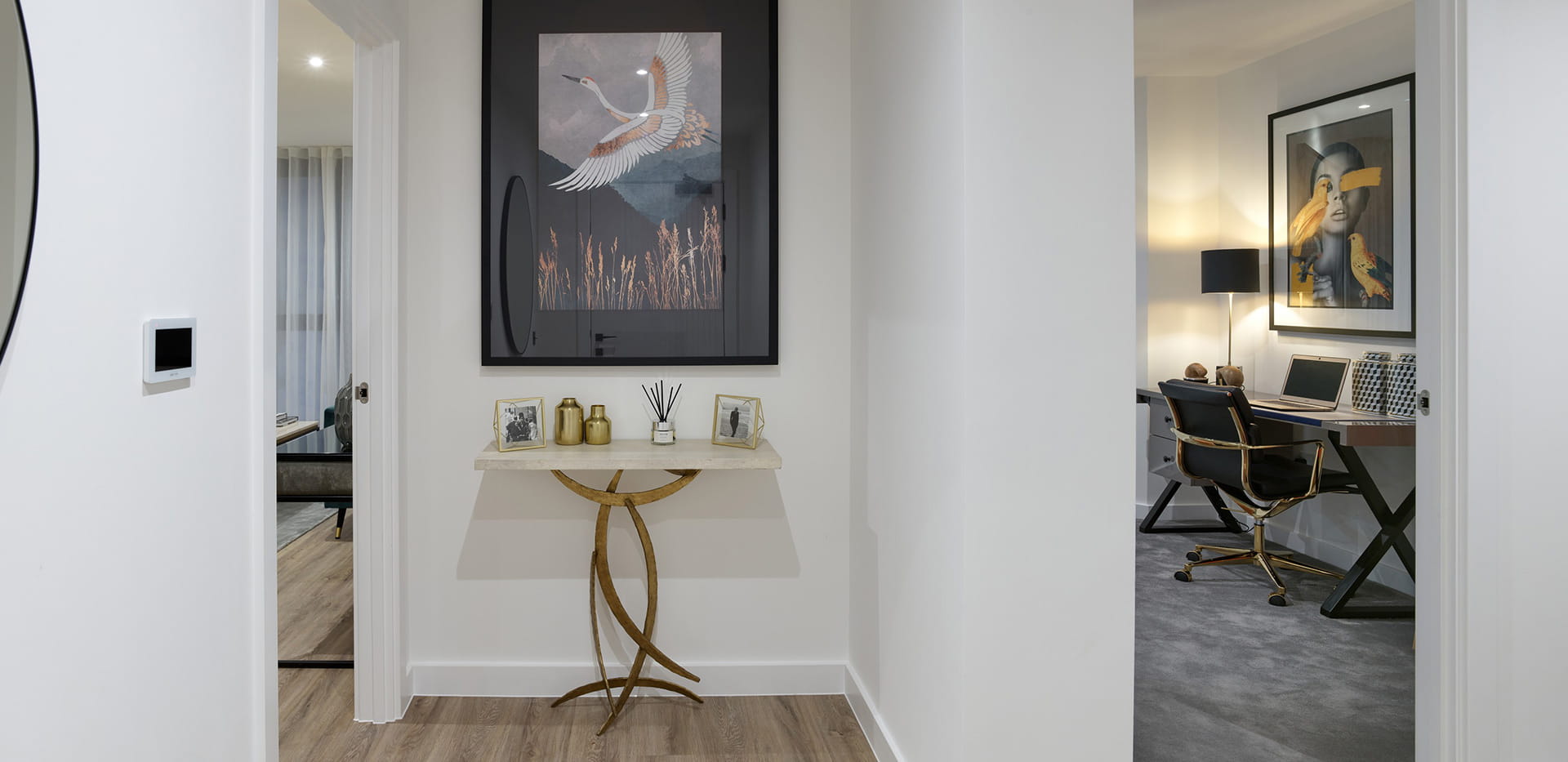 London Dock apartment, hallway