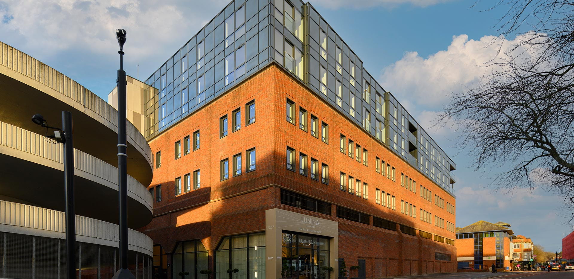 Berkeley, Lumina, Exterior