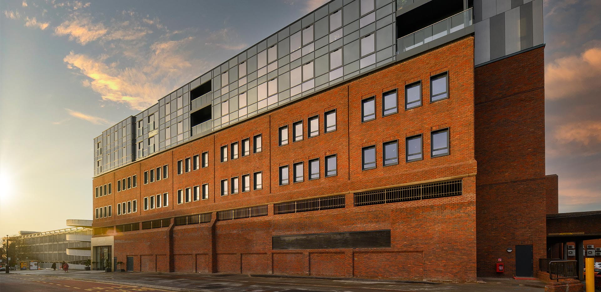 Berkeley, Lumina, Exterior