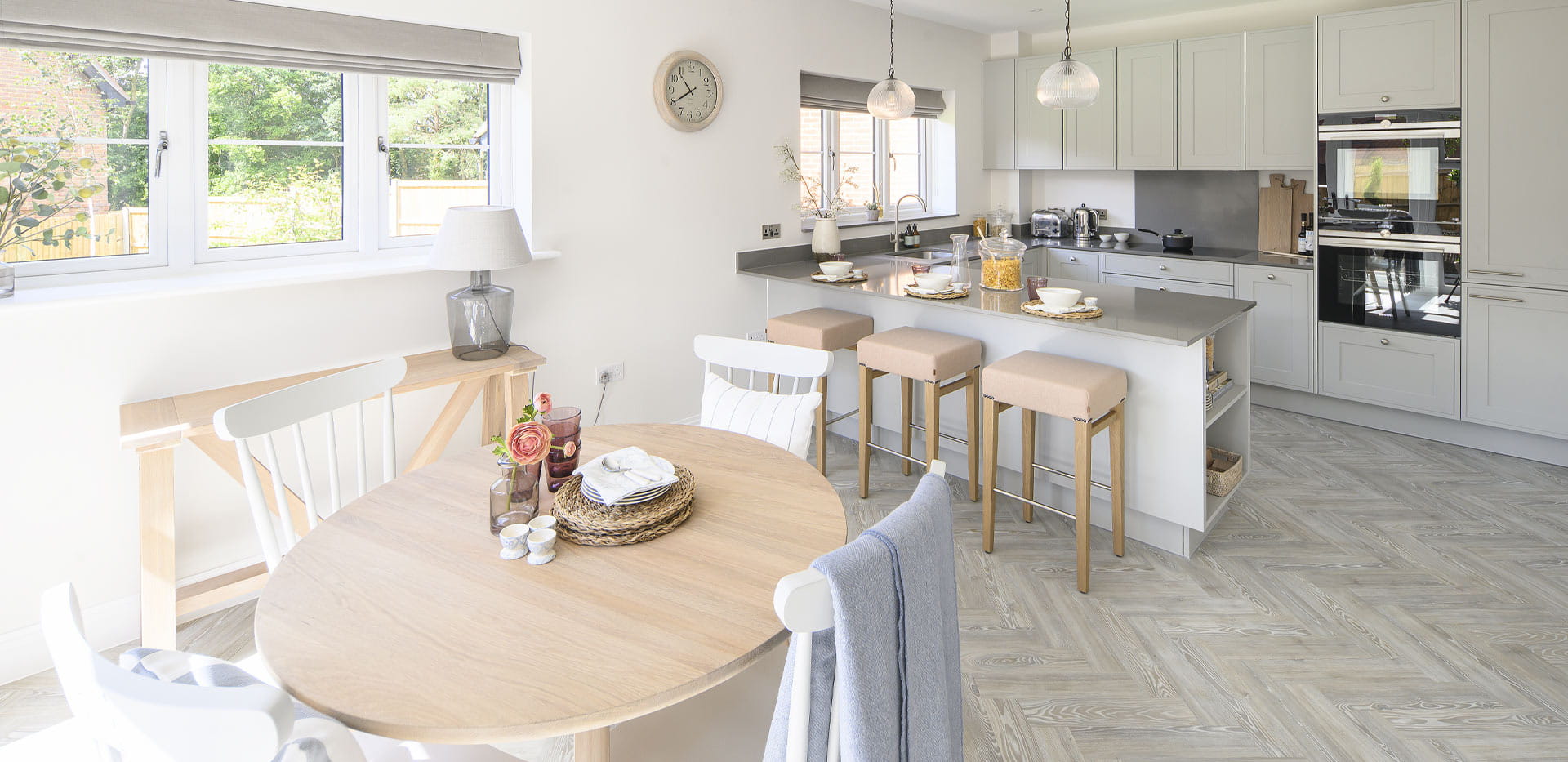 Oakhill, Interior Image