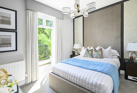 Oakhill 5 bedroom house bedroom with light design