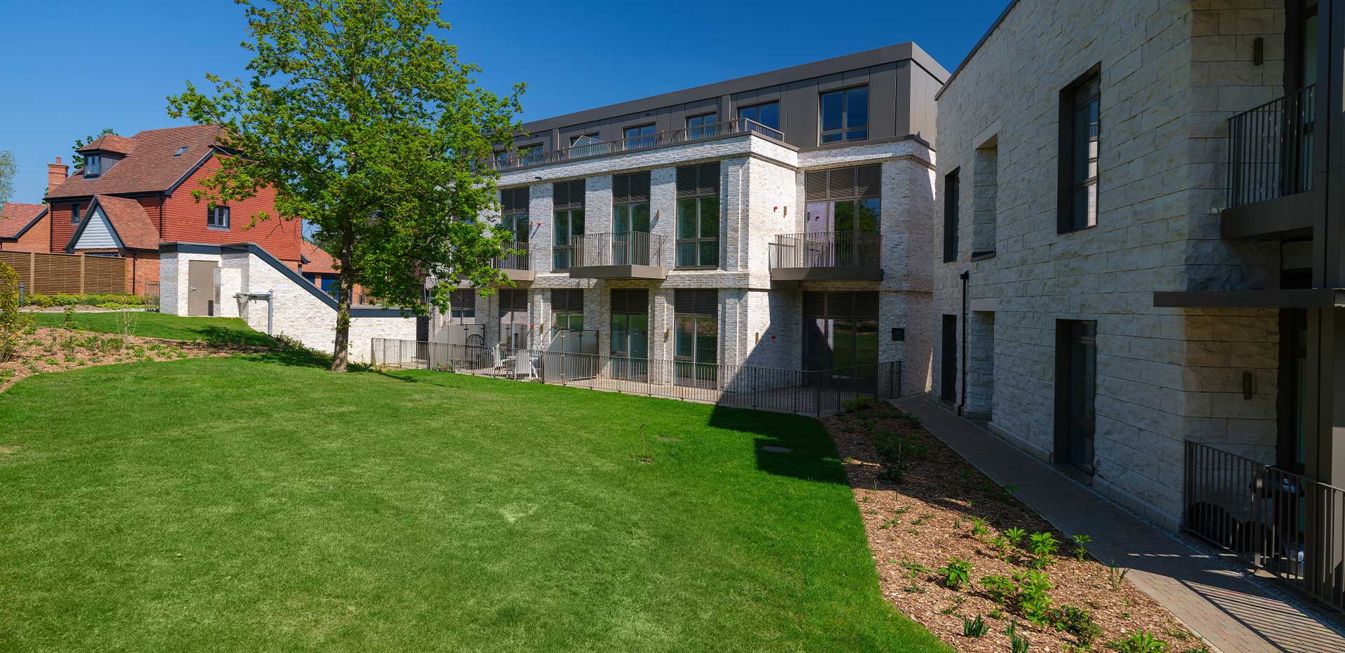 Exterior photo of Oakhill apartments 