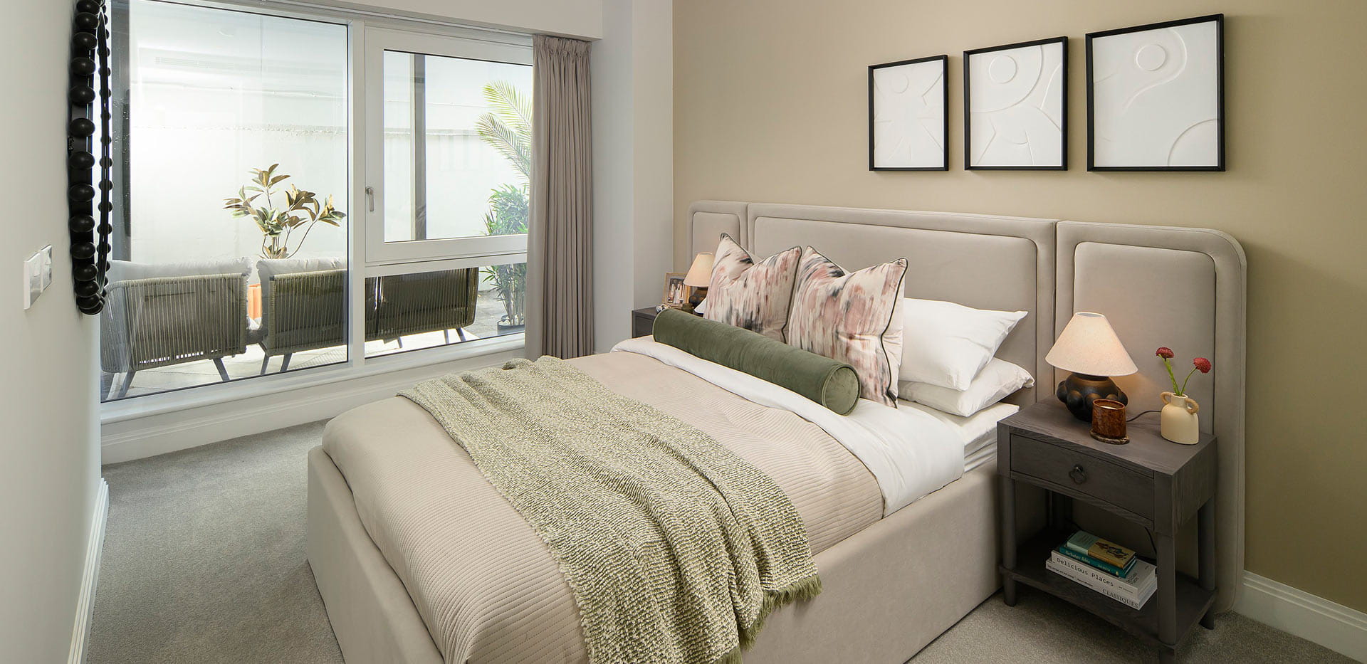 An interior bedroom image that attracts bright sunlight