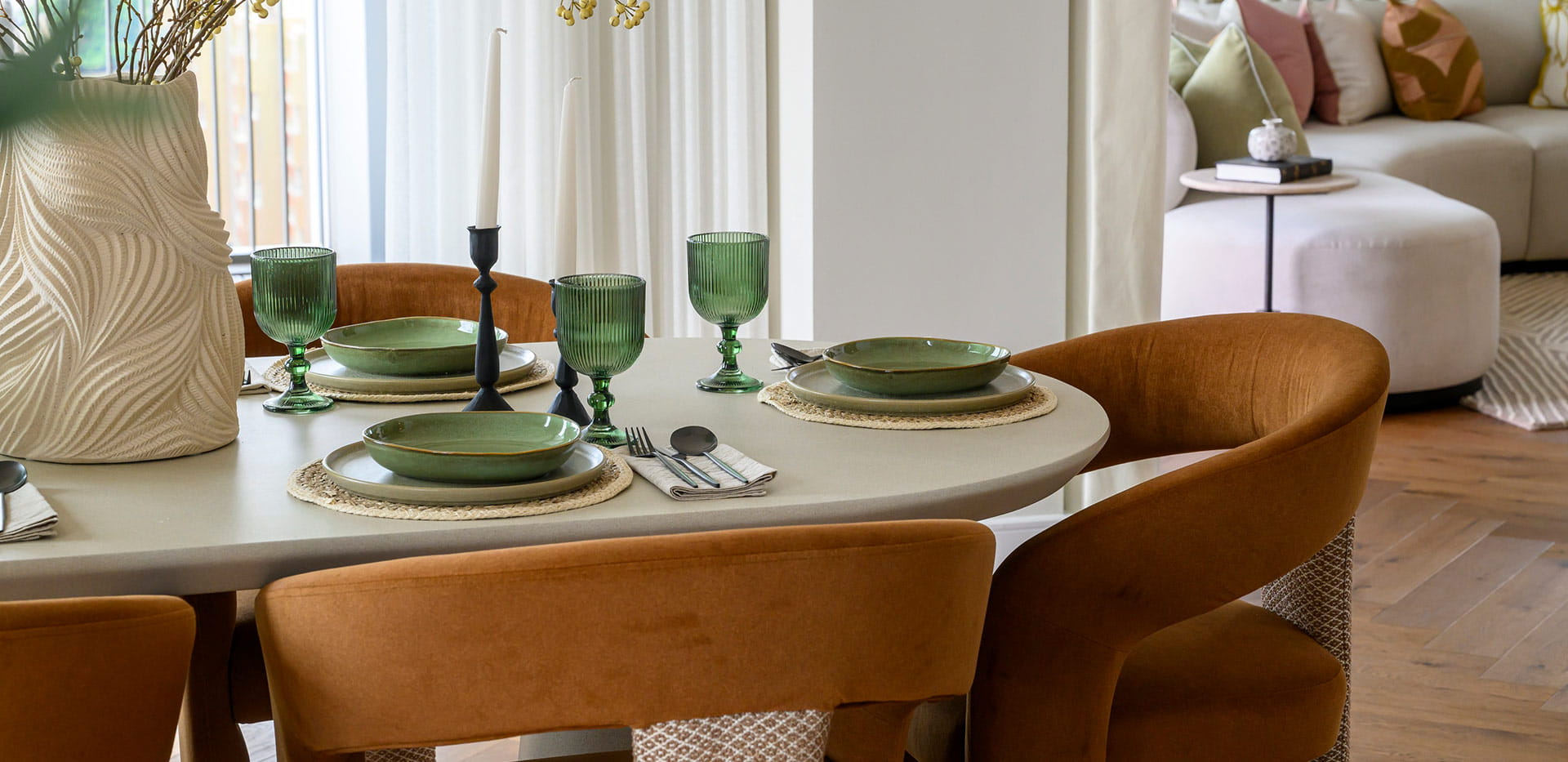 Prince of Wales Drive dining details