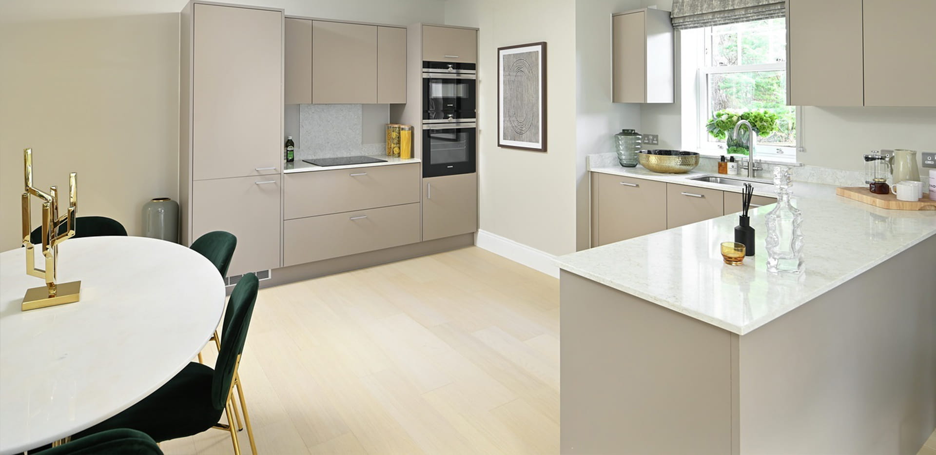 Quinton Court - Interior - Dining / Kitchen