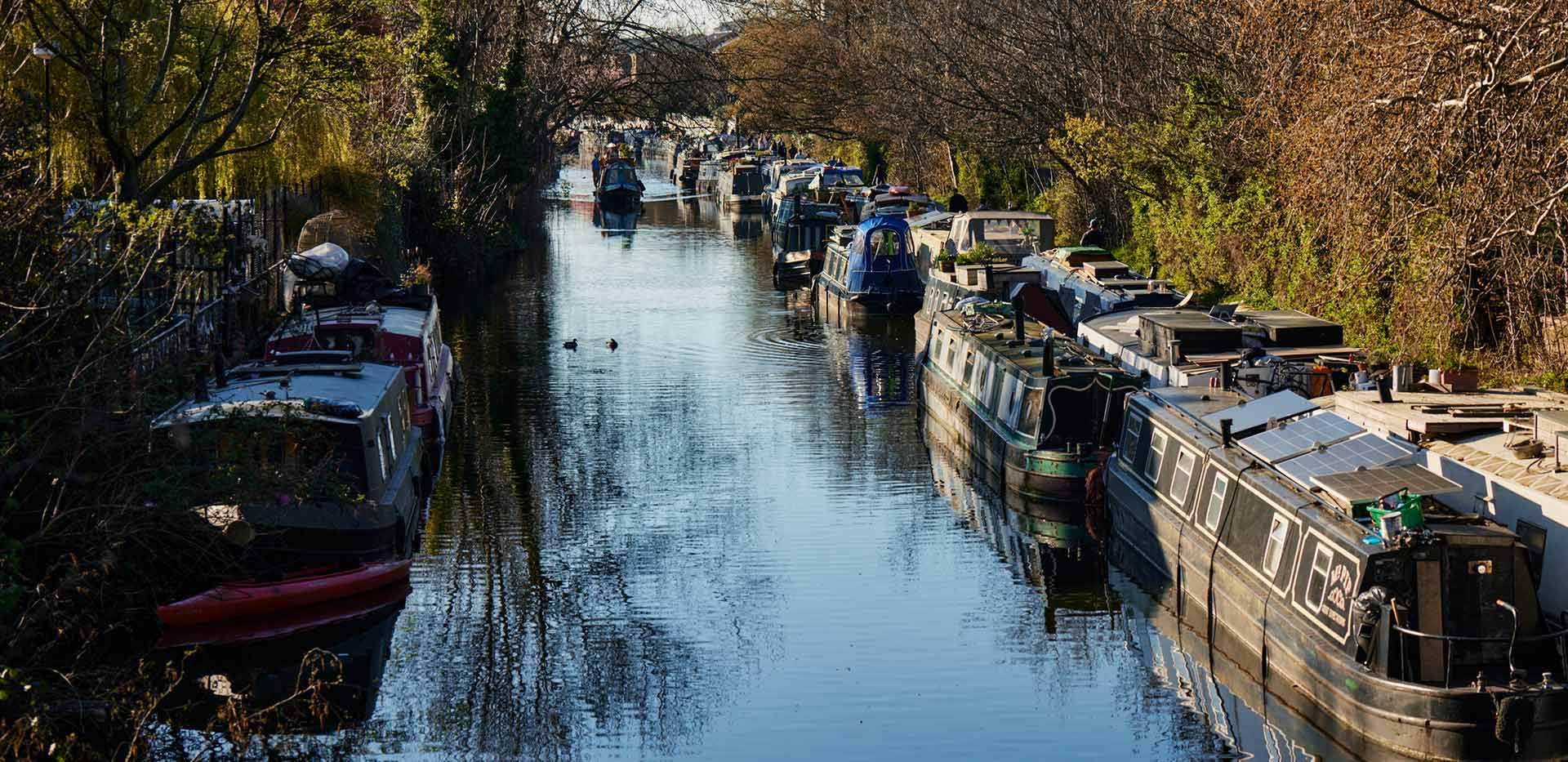 An image of the canal and the boats on the water