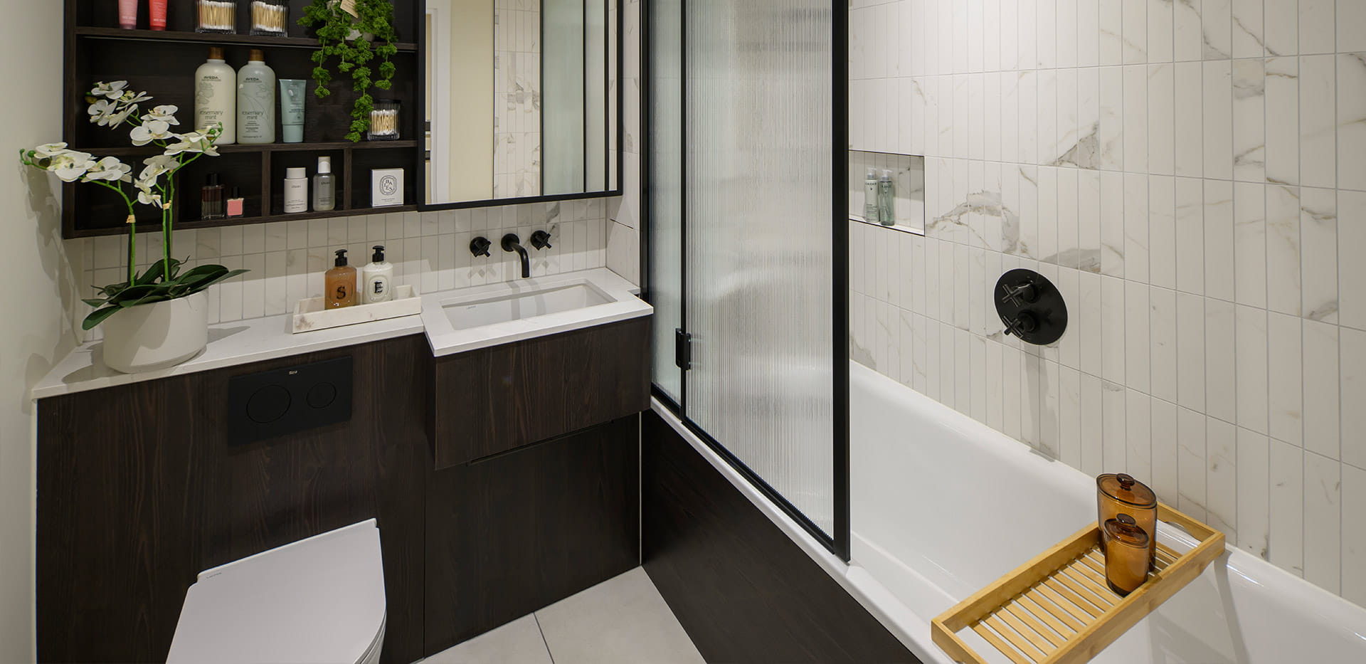 An image of the Bathroom at the Regent's View Showhome