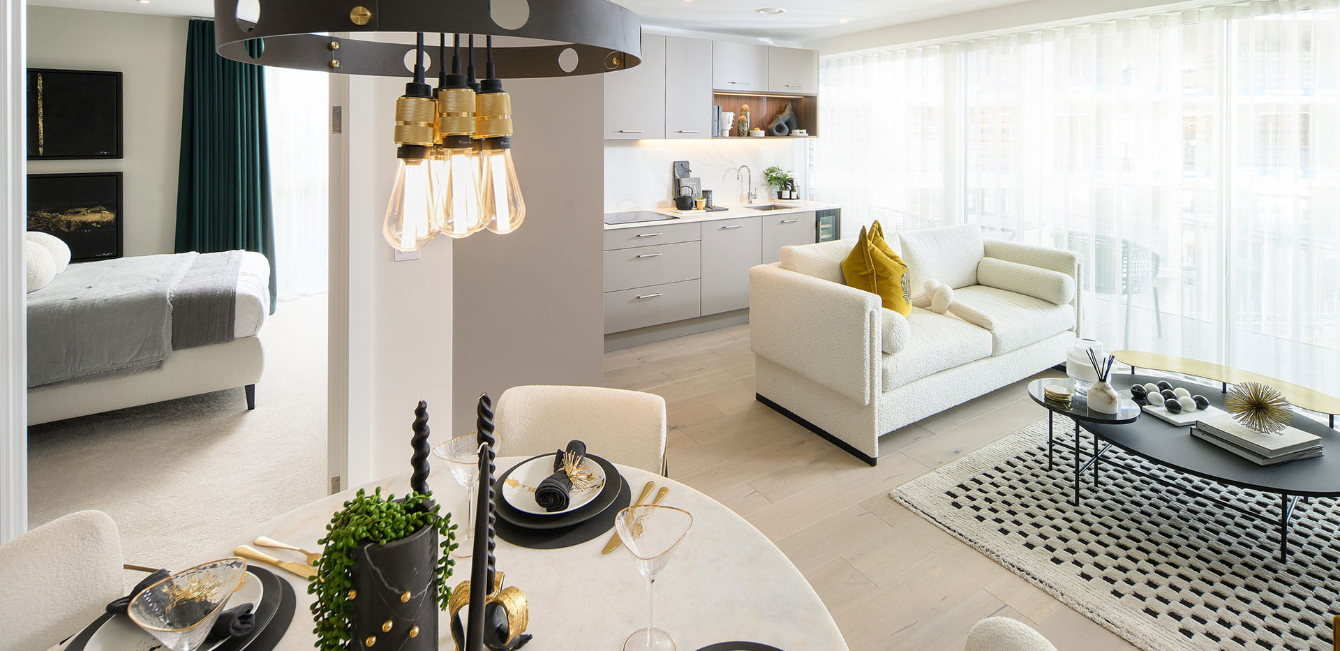 Internal image of the dining area at Seafarers Wharf