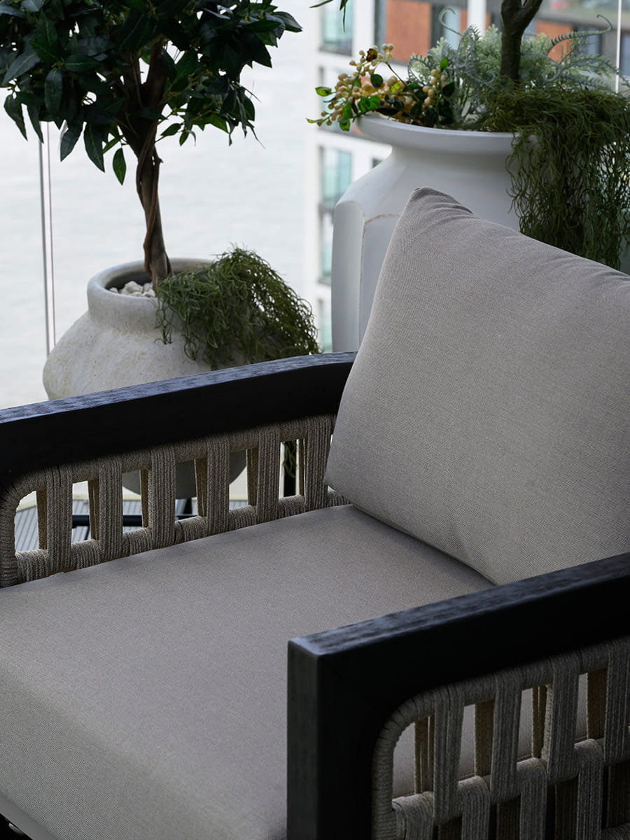 Royal Arsenal Riverside, The Apsley Showhome, balcony image