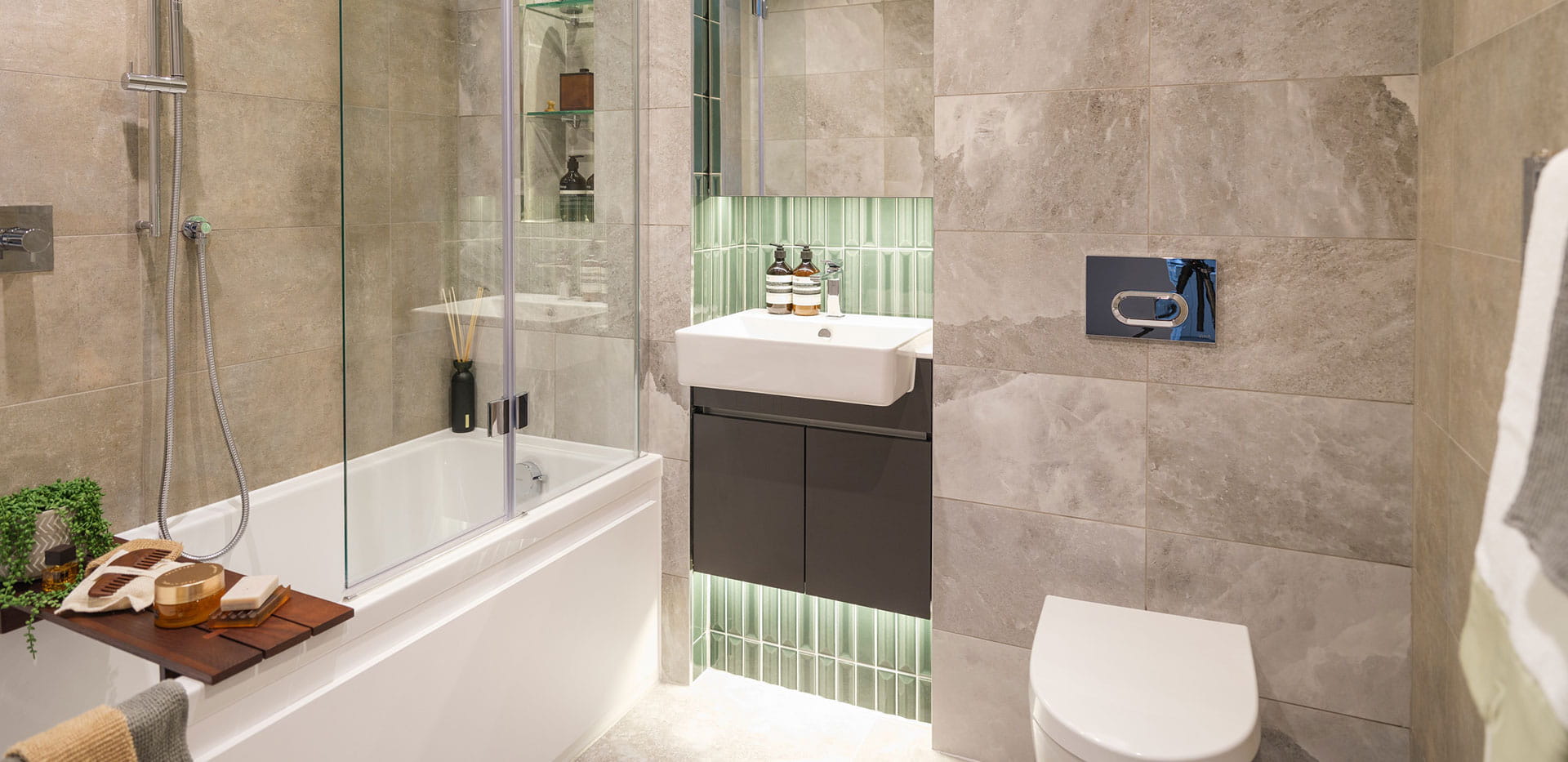 Lantern Wharf One Bedroom Showhome Bathroom