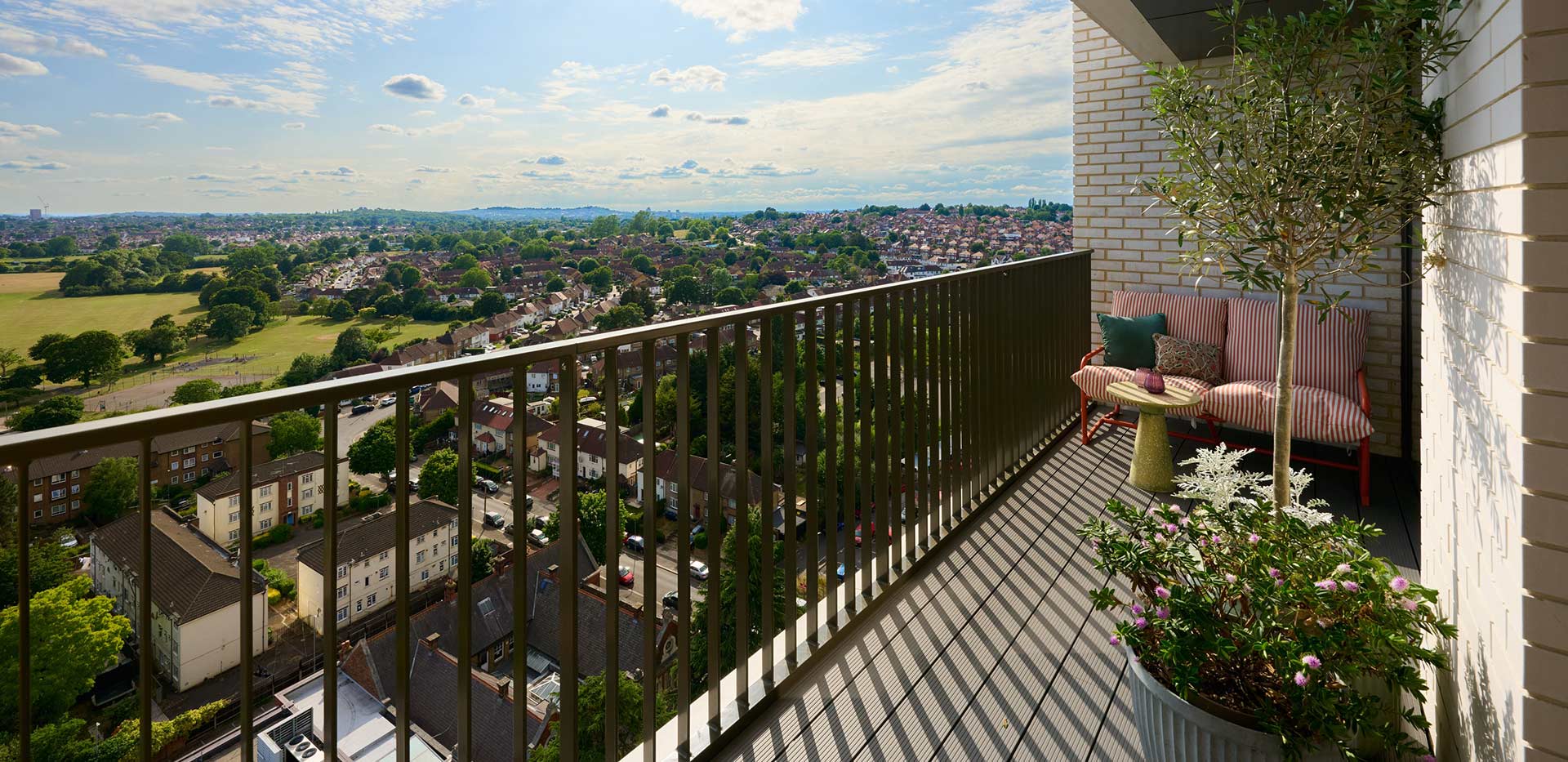 Silkstream home balcony photo