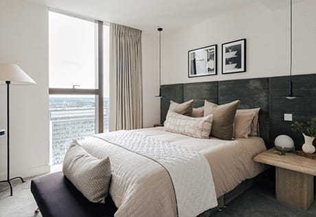 An interior Bedroom image at South Quay Plaza