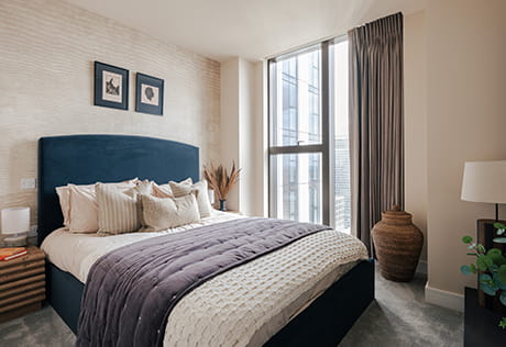 An interior Bedroom image at South Quay Plaza