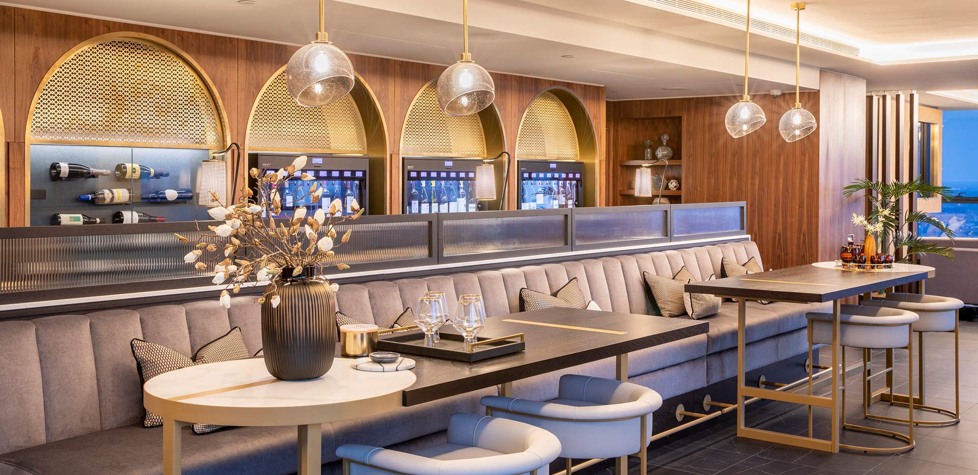 Berkeley, South Quay Plaza, The Quay Club