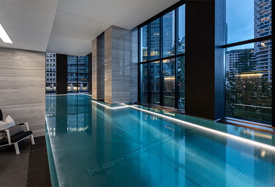 Image of a pool at South Quay Plaza