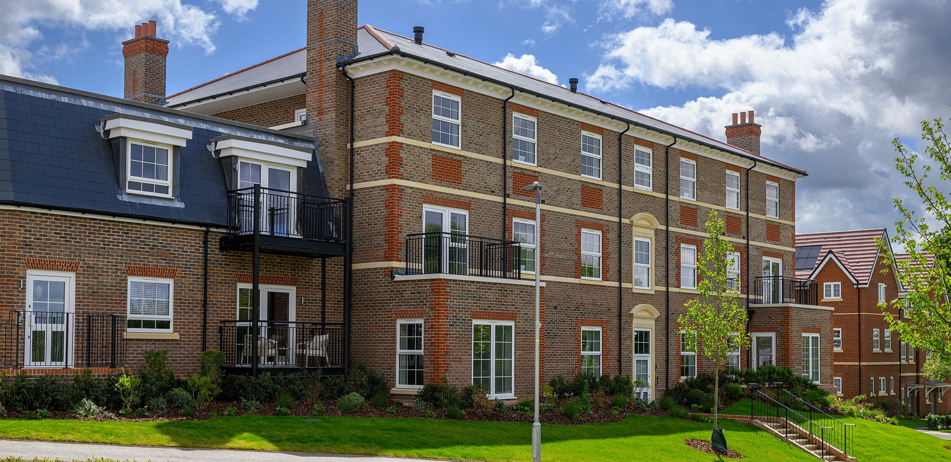 Spring Hill, apartment exterior images