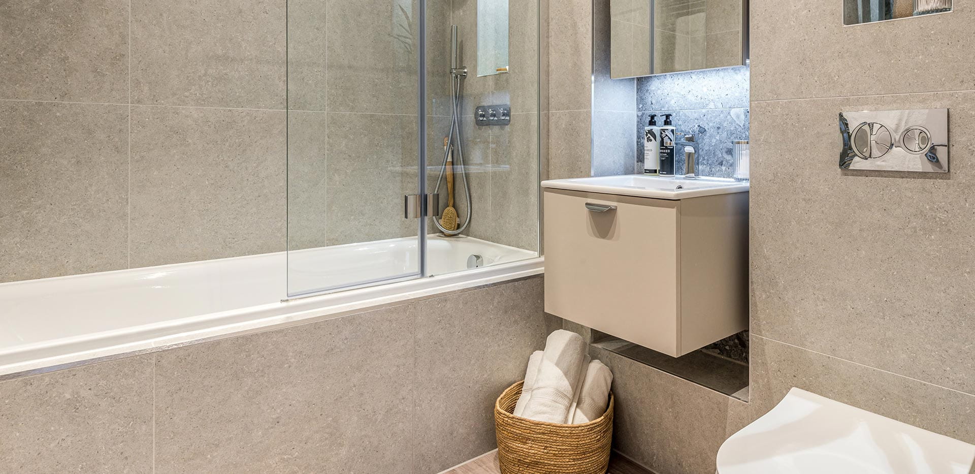 Spring Hill showhome bathroom