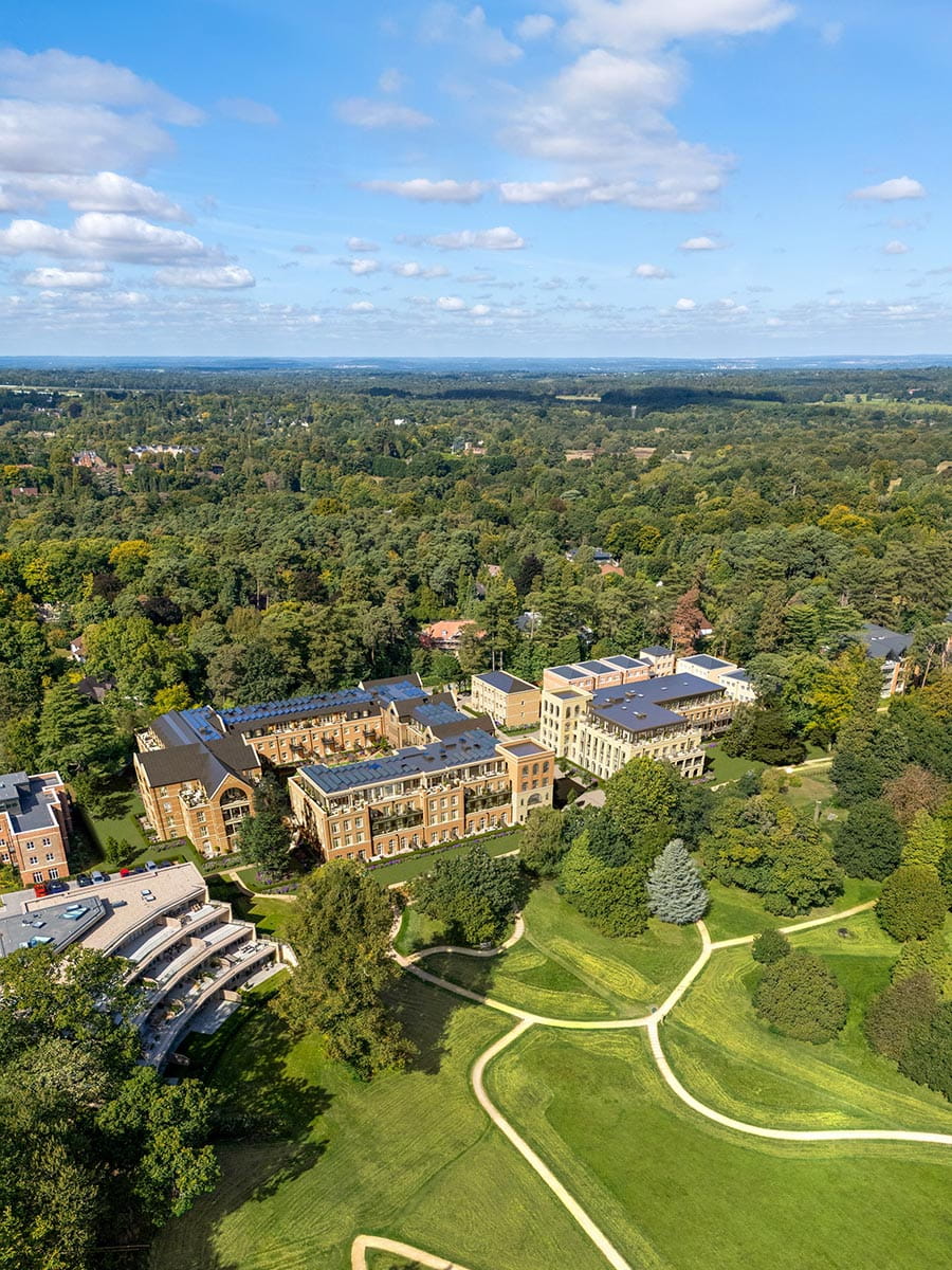 Sunningdale Park, Larch Court beautifully designed apartments amongst green space