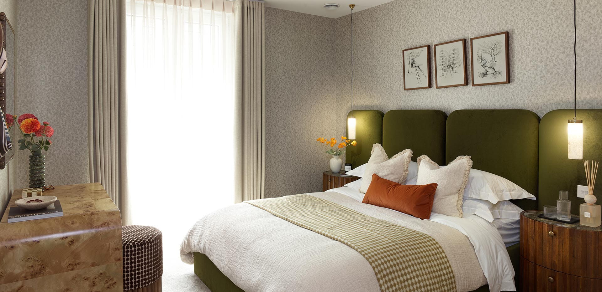 Sutton Garden Square, The Garden Suite, spacious and cosy bedroom