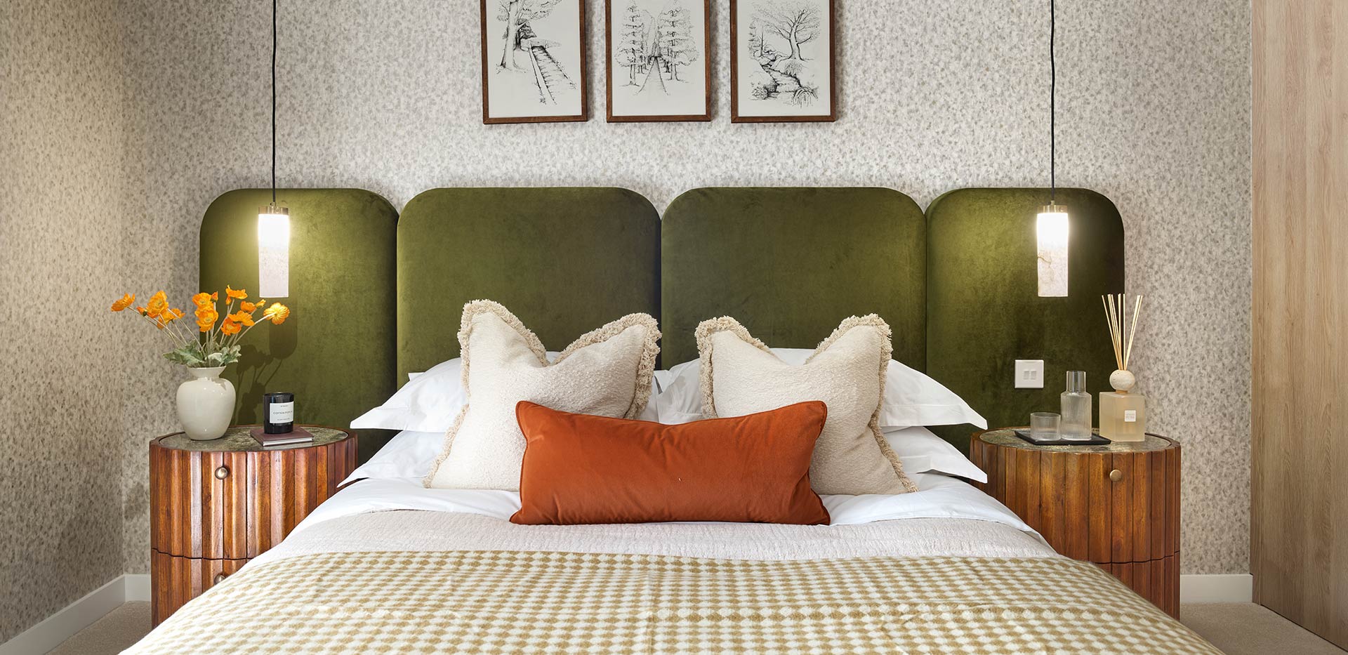 Sutton Garden Square, The Garden Suite, spacious and cosy bedroom