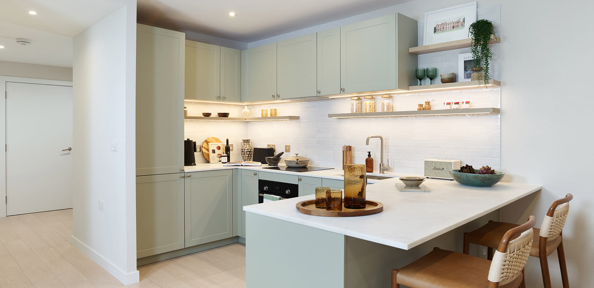 Sutton Garden Square, The Garden Suite, spacious kitchen with breakfast bar