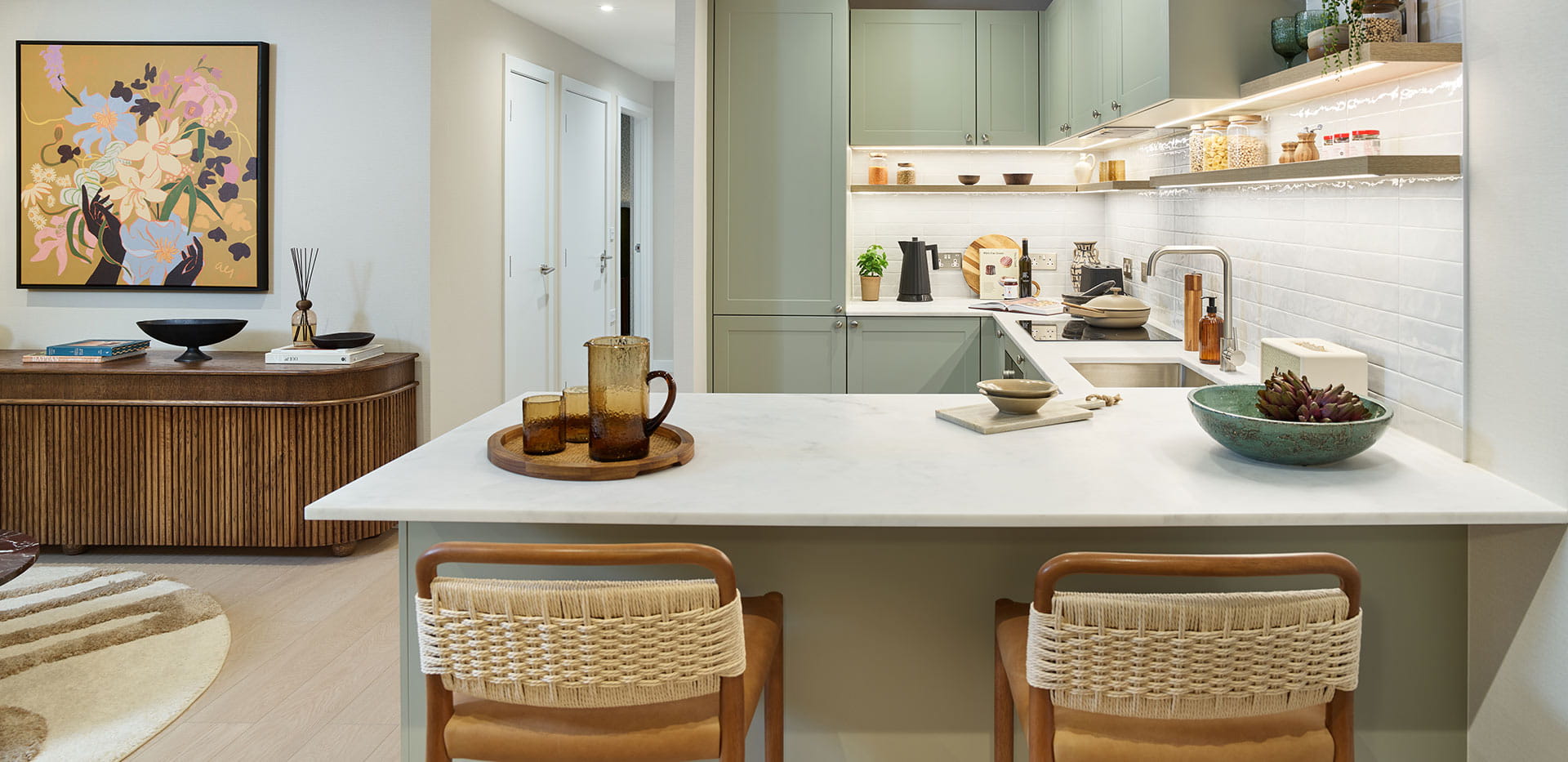 Sutton Garden Square, The Garden Suite, spacious kitchen with breakfast bar