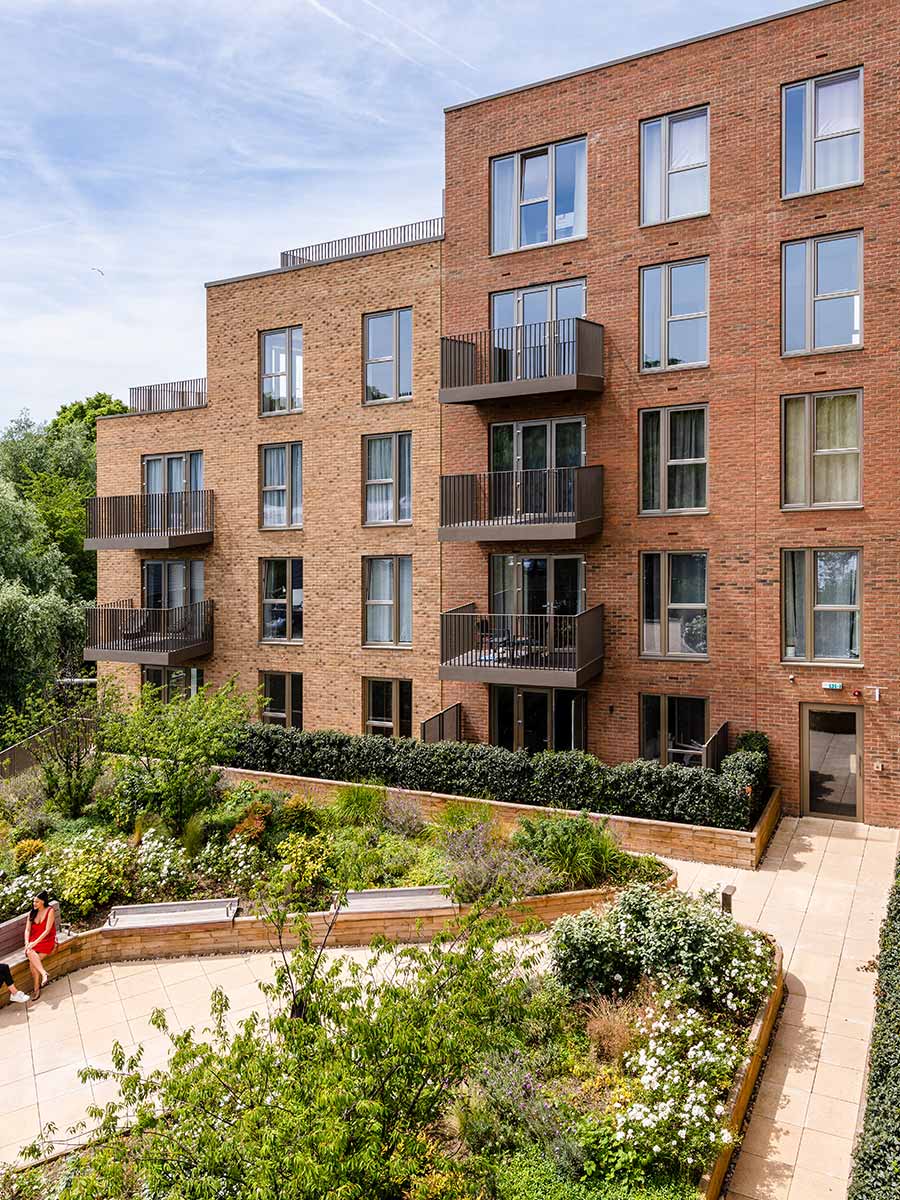 The Arches, Exterior