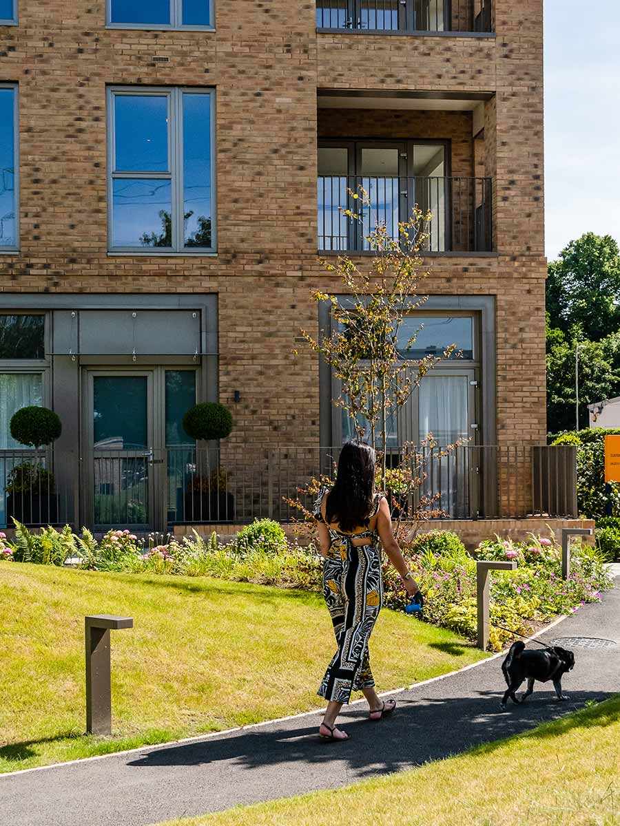 The Arches, Exterior