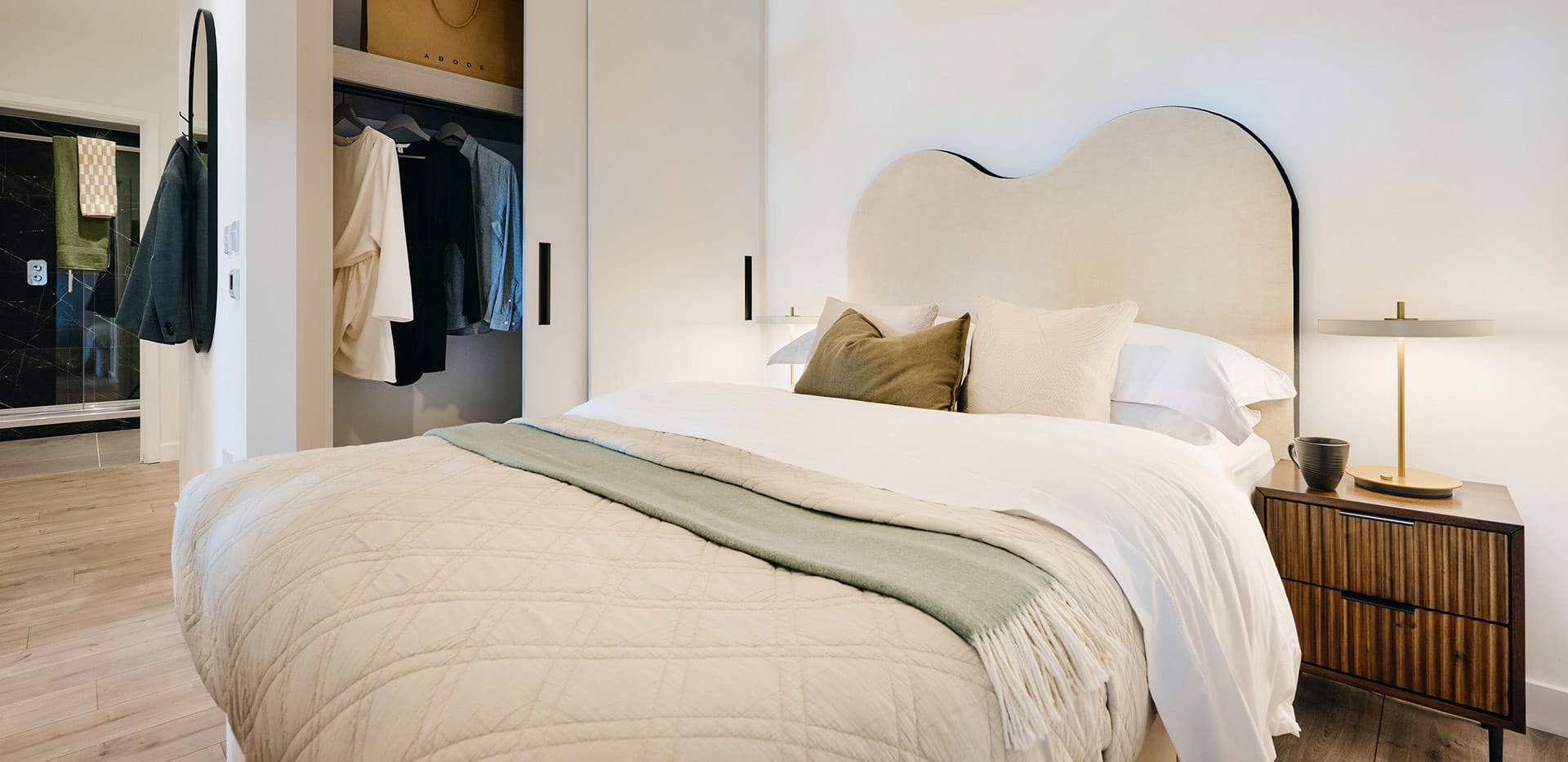 The Exchange Studio Apartment- spacious bedroom with a light design