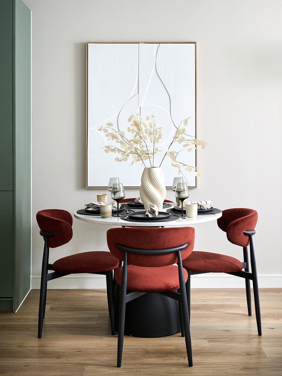 An image of the dining area within property 297 at Quadrant House