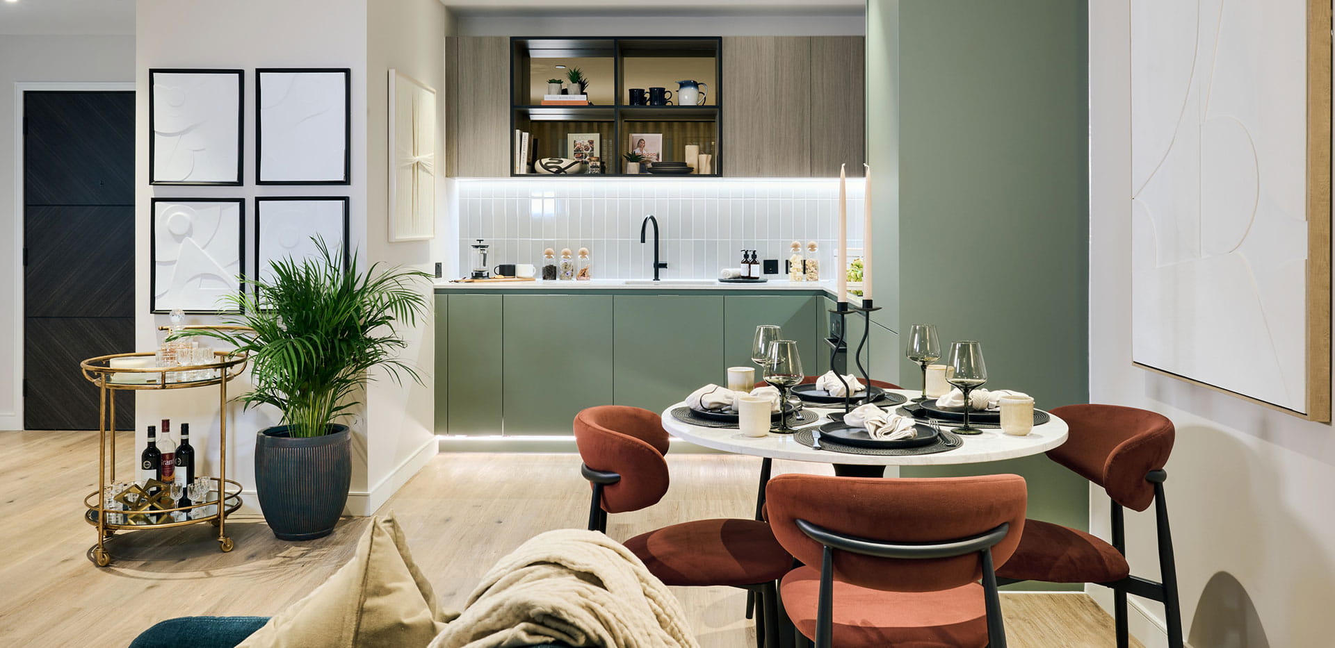 An image of the kitchen-dining area within property 297 at Quadrant House