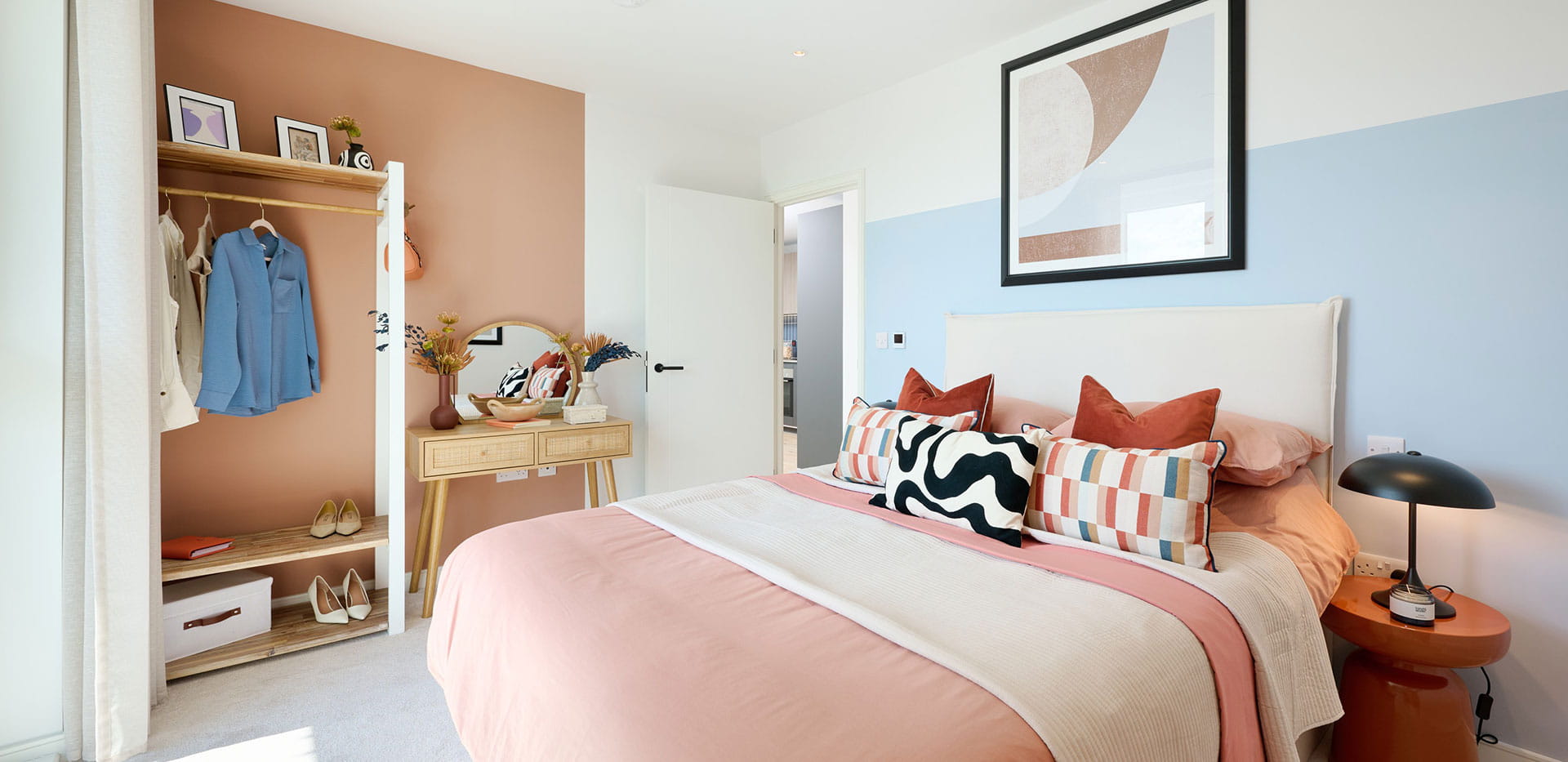 An image of a bedroom within property 332 at Quadrant House